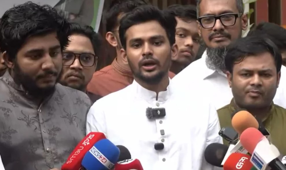 আওয়ামী লীগের নির্বাচন নিয়ে সরকারের ভেতরেই ভিন্নমত ও ধোঁয়াশা রয়েছে: আসিফ মাহমুদ