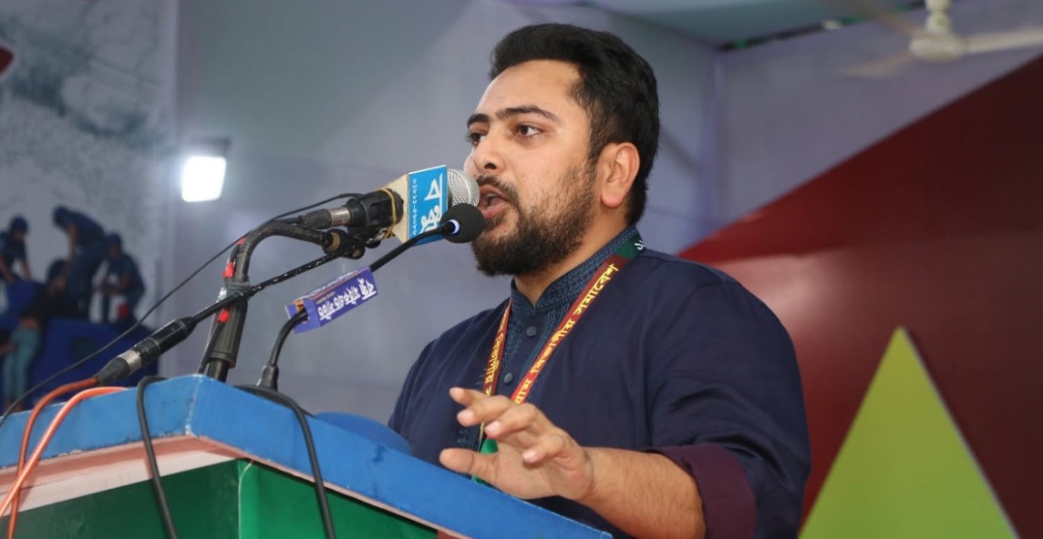সরকার স্বৈরতন্ত্রের পথে হাঁটলে জনগণ গণ-অভ্যুত্থান ঘটাবে: নাহিদ ইসলাম