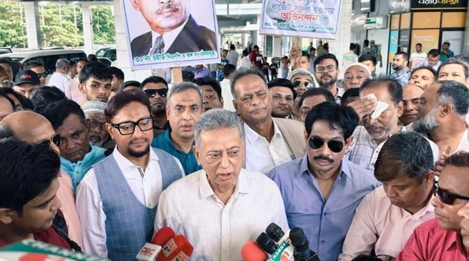 ভঙ্গুর অর্থনীতি মেরামতের মাঝেই ১ ট্রিলিয়ন ডলারের মেগা লক্ষ্যের ঘোষণা অর্থমন্ত্রীর