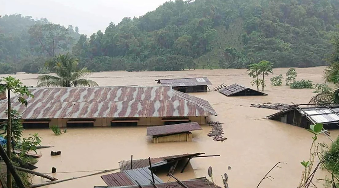 সাত জেলায় বন্যার্তদের জন্য মাথাপিছু বরাদ্দ মাত্র ২৮ টাকা ও ৩ কেজি চাল!