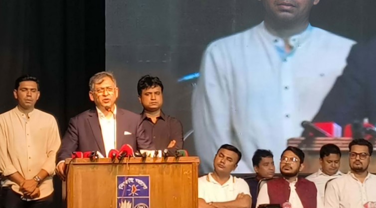 শেখ হাসিনার আত্মসমর্পণের সুযোগ নেই, দেশে ফেরামাত্র রায় কার্যকর করা হবে: স্বরাষ্ট্রমন্ত্রী
