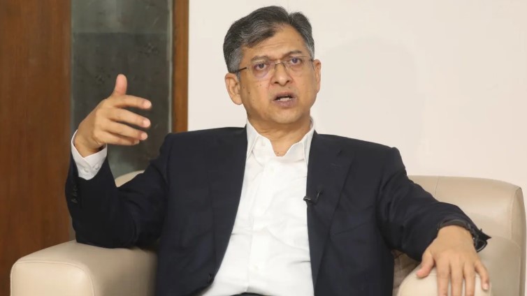 হাসিনাকে মাইক দেওয়ায় ভারতকে কাঠগড়ায় তুললেন সালাহউদ্দিন
