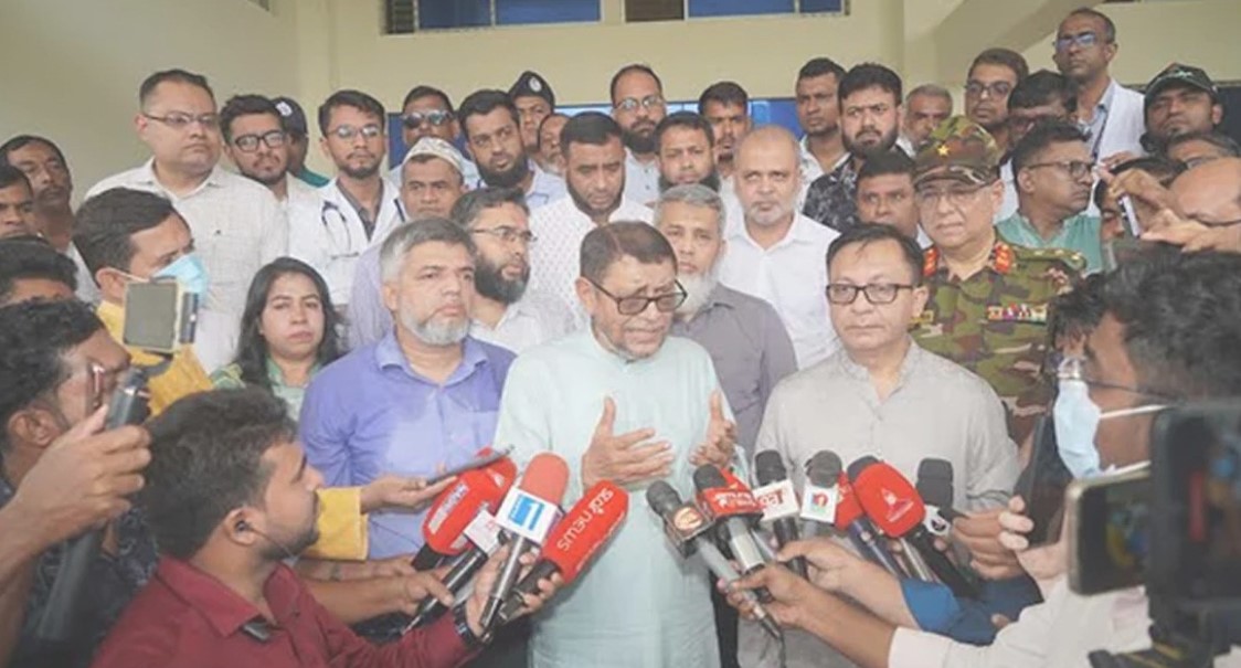 সব সরকারি হাসপাতাল দালালমুক্ত করা হবে: স্বাস্থ্যমন্ত্রী সাখাওয়াত হোসেন