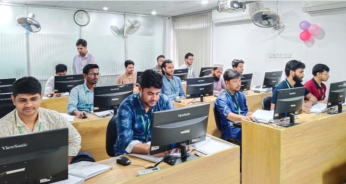বিনা মূল্যে ২ লাখ টাকার আইটি প্রশিক্ষণ, রয়েছে চাকরির সুযোগ