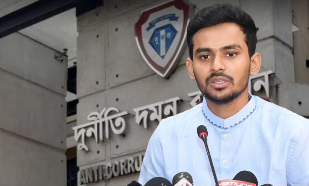 আসিফ মাহমুদের বিরুদ্ধে বিদেশে ১১ হাজার কোটি টাকা পাচারের নতুন অভিযোগ দুদকে