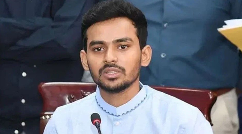 বিদেশের আরাম নয়, দেশে ১০ বছর জেল খাটাই বেছে নেব: আসিফ মাহমুদ