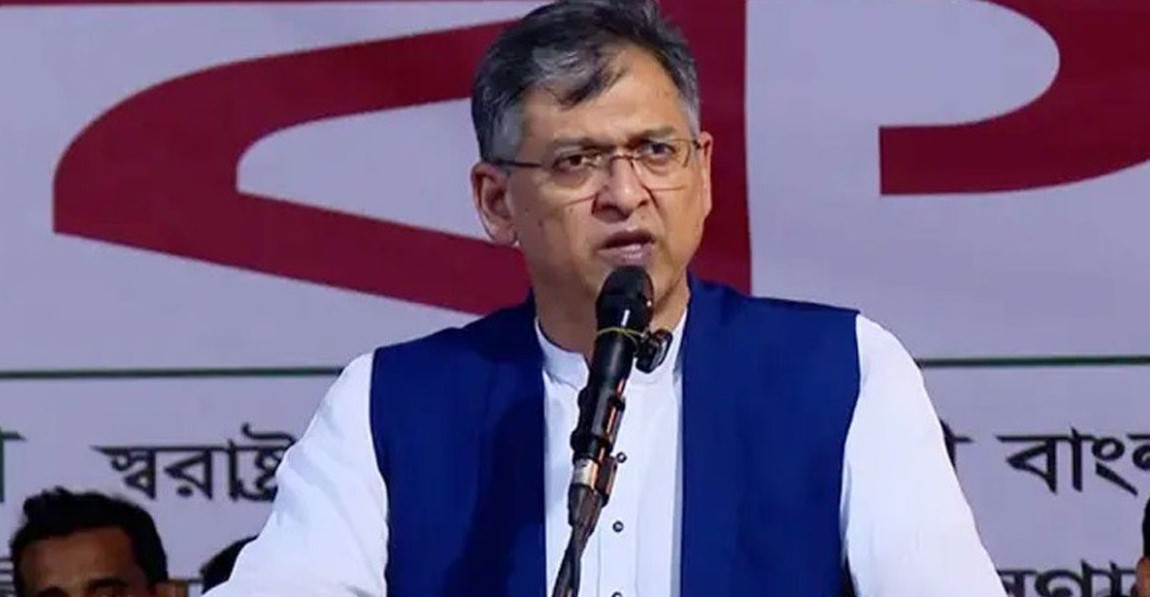 বাংলাদেশে ফ্যাসিবাদী শক্তিকে আর রাজনীতি করতে দেওয়া হবে না: স্বরাষ্ট্রমন্ত্রী