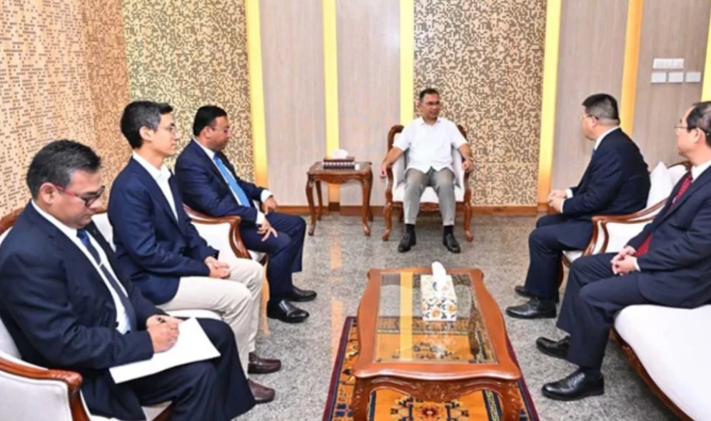 চীনের সাথে বাণিজ্য ও বিনিয়োগ বাড়াতে চান প্রধানমন্ত্রী তারেক রহমান: বিদায়ী রাষ্ট্রদূতের সাক্ষাৎ