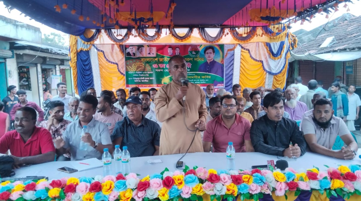 চম্পাফুলে তরুণ দলের ৩১তম প্রতিষ্ঠাবার্ষিকীতে আলোচনা সভা ও আমের চারা বিতরণ