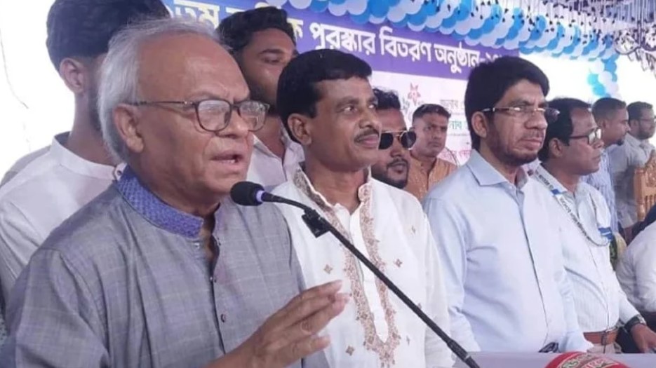 একটি চক্র সরকার ও দেশের ভাবমুর্তি নষ্টের ষড়যন্ত্র করছে: রুহুল কবির রিজভী