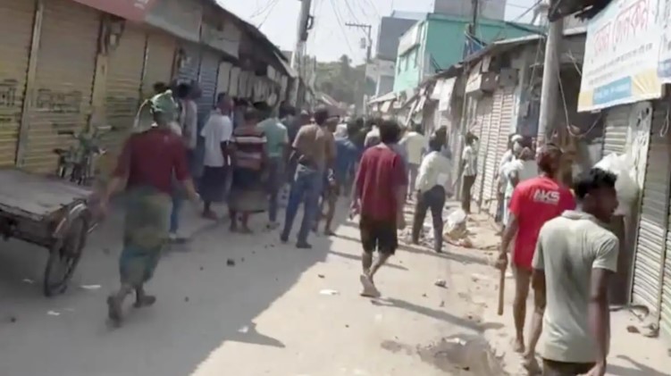 খুলনার তেরখাদায় বিএনপির দুই পক্ষে রক্তক্ষয়ী সংঘর্ষ