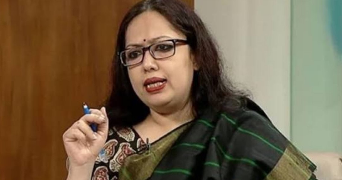 বিভ্রান্তিকর ছবি ট্রোলের কড়া জবাব দিলেন ব্যারিস্টার রুমিন ফারহানা