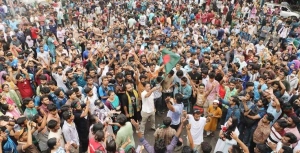 জবি শিক্ষার্থীদের পাশে ইনকিলাব মঞ্চ