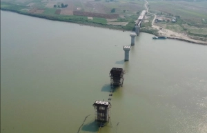 ভরসা নয়, দুর্ভোগের নাম ফরিদপুরের ‘ভাজনডাঙ্গা সেতু’