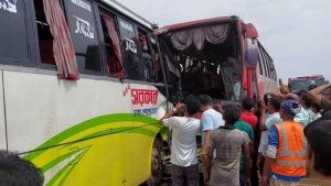 টঙ্গীতে দুই বাসের মুখোমুখি সংঘর্ষ: আহত ২৫