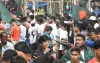 সন্ধ্যায় শুরু লড়াই, আগেভাগেই জমজমাট স্টেডিয়াম গেট!