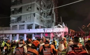 মধ্যরাতে ইসরায়েলে ক্ষেপণাস্ত্র বৃষ্টি! প্রাণ গেল ৬, আহত অর্ধশতাধিক