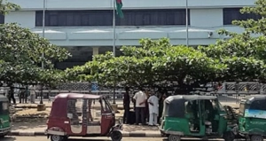 শাহ আমানত বিমানবন্দরে ১১ লাখ টাকার চোরাচালান পণ্য জব্দ