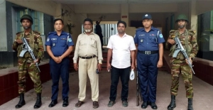 ভিজিএফ চাল বিতরণে ঘুষ, মিঠামইনে ধরা পড়লেন দুই কর্মকর্তা