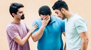 বন্ধু নেশাগ্রস্ত? কীভাবে পাশে থাকবেন তার…