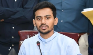 ‘নতুন বাংলাদেশ দিবস’ নিয়ে বিতর্ক, মুখ খুললেন উপদেষ্টা আসিফ মাহমুদ