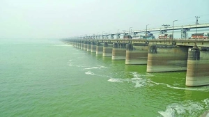 গঙ্গার পানি নিয়ে ফের টানাপোড়েন: চুক্তি বদলাতে চায় ভারত