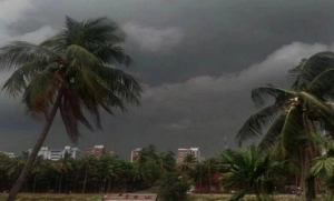 ঘণ্টায় ৬০ কিমি বেগে ঝড়ো হাওয়া, ঝুঁকিতে ৭ জেলা!
