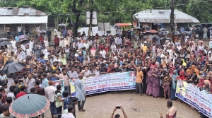 ভোলায় নারীনেত্রী নির্যাতন: বহিষ্কৃত নেতার সমর্থনে বিক্ষোভ, বিএনপির সিদ্ধান্ত প্রত্যাহারের দাবি