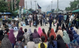 বিআইটি কাঠামোর দাবিতে ময়মনসিংহে শিক্ষার্থীদের সড়ক অবরোধ, যোগাযোগব্যবস্থা বিপর্যস্ত