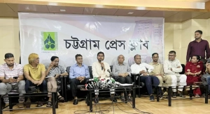 চাঁদাবাজ ছাড়াতে থানা ঘেরাও—নুরের বিস্ফোরক অভিযোগ