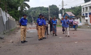 গোপালগঞ্জে ২২ ঘণ্টার কারফিউ, রাস্তায় সুনসান নীরবতা