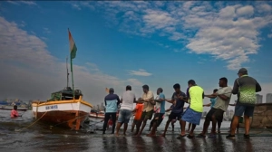  দুই ট্রলারসহ ৩৪ ভারতীয় জেলে বাংলাদেশে আটক