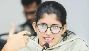 যুদ্ধবিমান বিধ্বস্ত: “লাথি মারি এই শোকে”—উমামা ফাতেমার বিস্ফোরণ