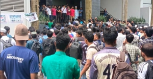 ডুয়েটে সমকামিতার অভিযোগে ৫ শিক্ষার্থী বহিষ্কার