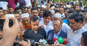 মাইলস্টোন দুর্ঘটনায় নিহত সায়মার বাড়িতে গেলেন বিএনপি নেতা মিন্টু