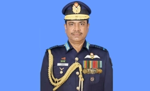 সাবেক বিমান বাহিনী প্রধান হান্নান ও স্ত্রীর বিরুদ্ধে দুদকের দুই মামলা