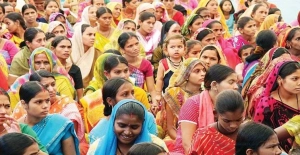 ভারতে নারীদের ভাতা নিয়েছেন ১৪ হাজার পুরুষ!