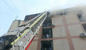 গুলিস্তানের সুন্দরবন স্কয়ার মার্কেটে অগ্নিকাণ্ড, আগুন নিয়ন্ত্রণে ১১ ইউনিট কাজ করছে