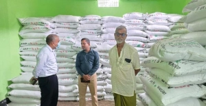 ঝিনাইদহে আওয়ামী লীগ নেতার গোডাউনে মজুত ৮৩১ বস্তা সার জব্দ