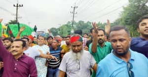 বিজয় মিছিলে ধাওয়া-পাল্টা ধাওয়া, বিএনপির দুই পক্ষের মধ্যে উত্তেজনা