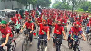 ঢাবিতে ছাত্রশিবিরের ‘ফতেহ গণভবন’ সাইকেল র‌্যালি
