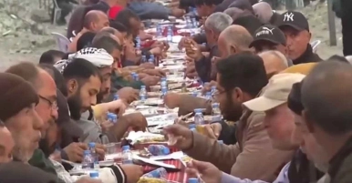তাঁবুতে ইফতার ও স্বজন হারানোর হাহাকার: ধ্বংসস্তূপের মাঝে গাজার রমজান