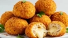 ইফতারে চাই নতুন কিছু? ঝটপট বানিয়ে ফেলুন মুচমুচে চিকেন চিজ বল