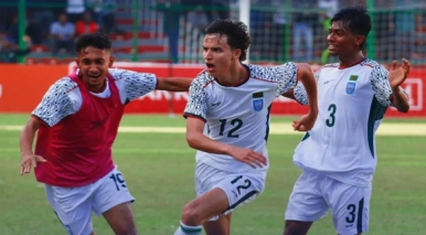 যুক্তরাষ্ট্রে জন্ম নেওয়া রোনানের কাঁধে চড়ে জয়: সাফে বাংলাদেশের দাপুটে পারফরম্যান্স