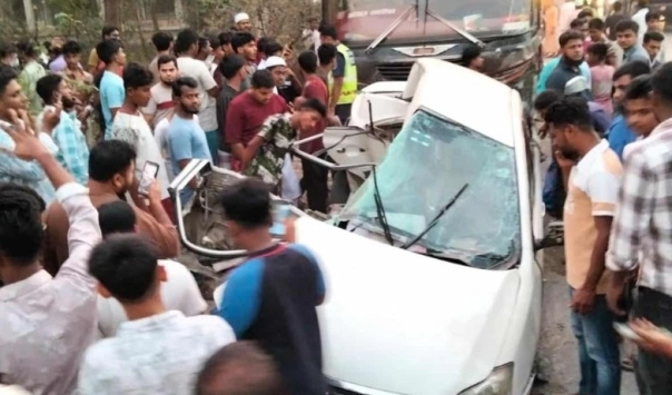 স্বাধীনতা দিবসের সন্ধ্যায় ঢাকা-চট্টগ্রাম মহাসড়কে লাশের মিছিল