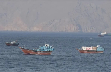 হরমুজ প্রণালি নিয়ে ট্রাম্পের দাবি কি ভুল? তেলের বাজারে আগুনের সংকেত