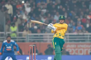 রাতজুড়ে ক্রিকেট উত্তেজনা, কোন ম্যাচ কখন দেখবেন জানুন সূচী