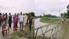 নিজস্ব অর্থায়নে খালের ওপর বাঁশের সাঁকো বানিয়ে দিলেন ইউপি চেয়ারম্যান পদপ্রার্থী শেখ আলমগীর