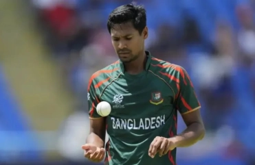 মোস্তাফিজের বাজে ওভার ও অদ্ভুত কৌশলগত ভুলে ক্ষুব্ধ ক্রিকেট অঙ্গন