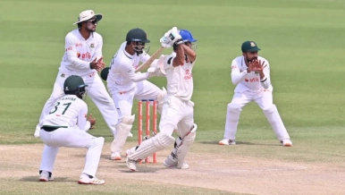 বোলারদের ব্যর্থতা ও ক্যাচ মিসে জয় হাতছাড়া নাজমুল হোসেন শান্তদের